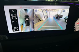 met. harmaa Audi Q6 e-tron 2026 kuva 28.