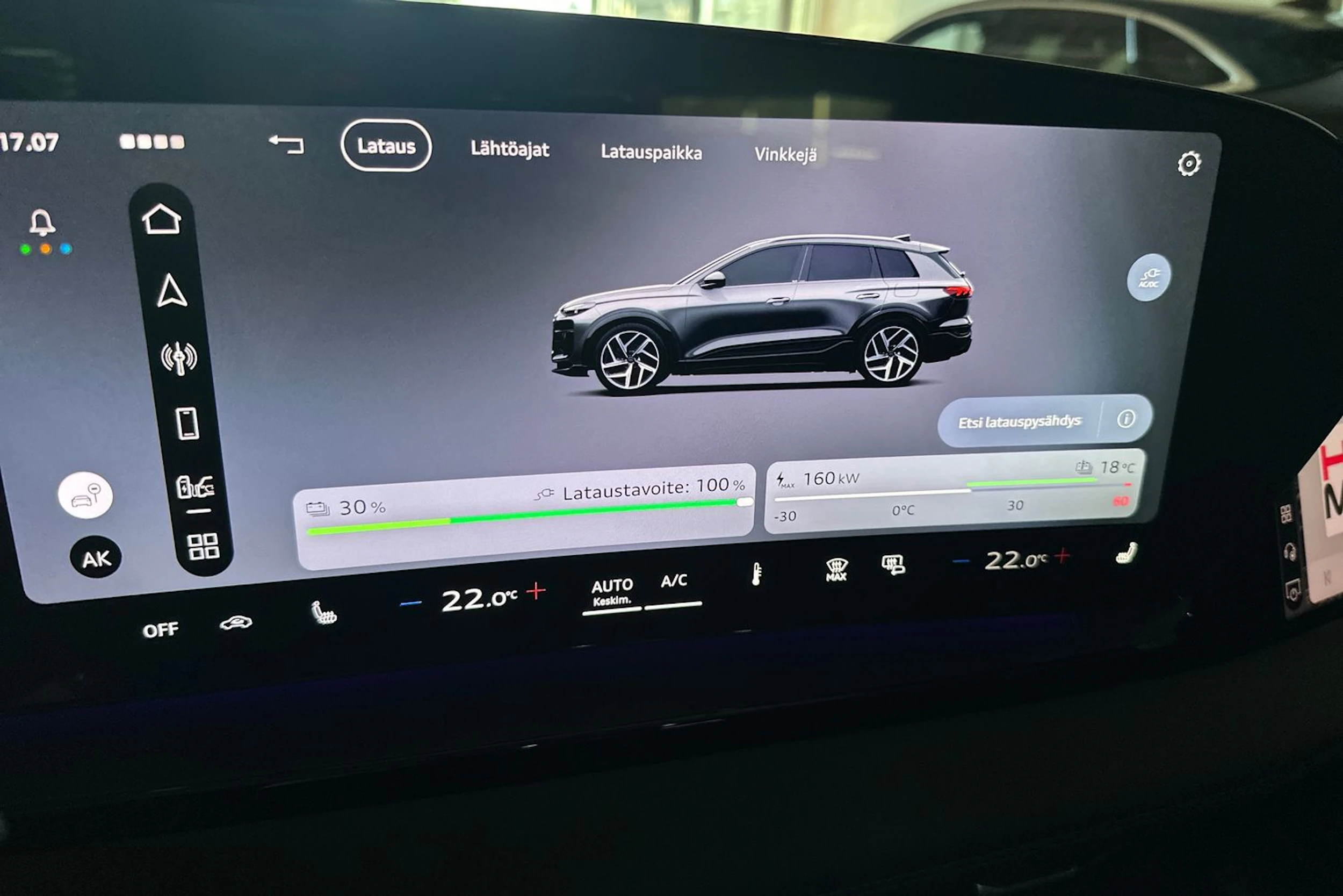 met. harmaa Audi Q6 e-tron 2026 kuva 29.