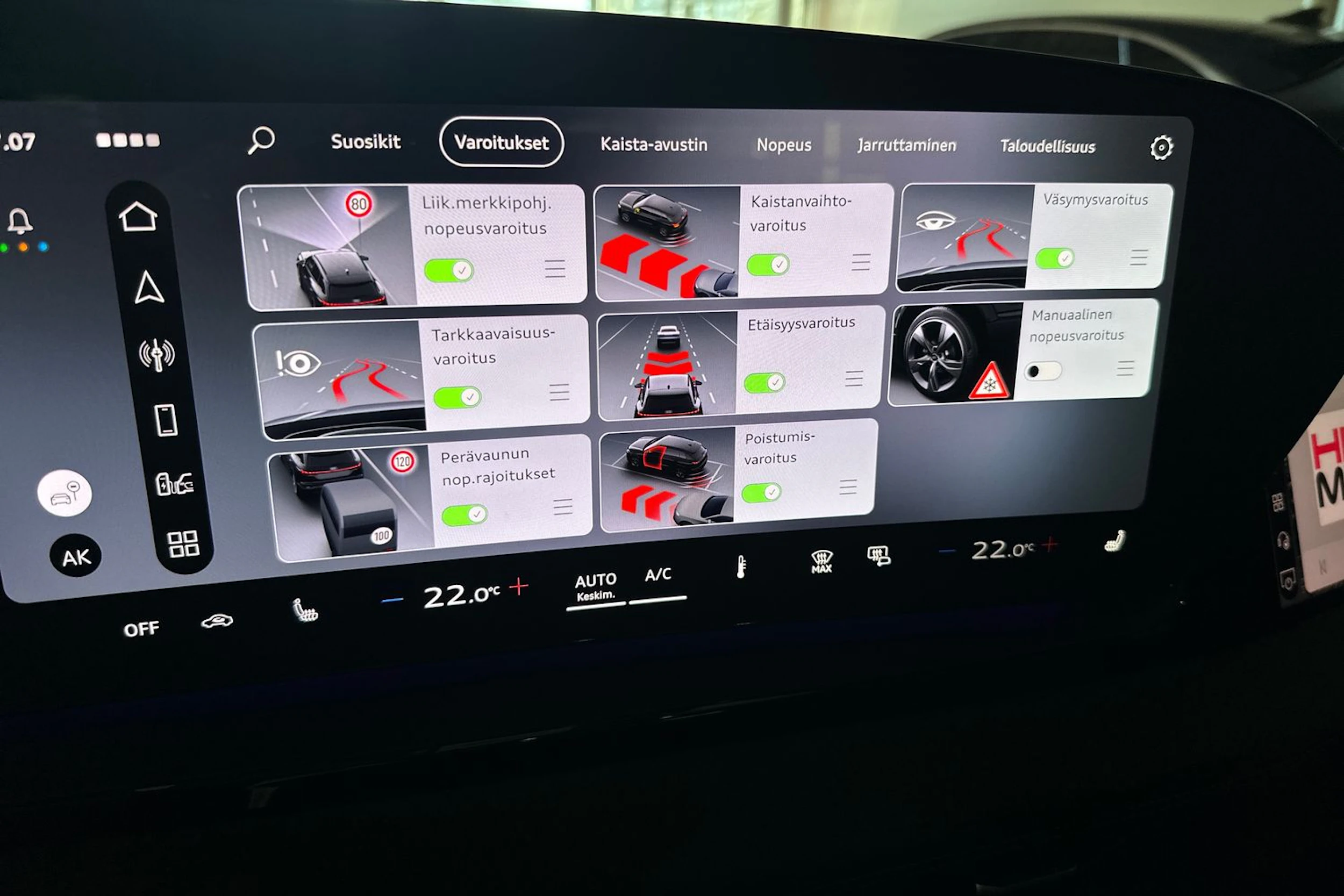 met. harmaa Audi Q6 e-tron 2026 kuva 30.