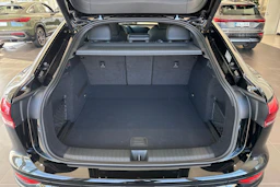 met. musta Audi Q6 e-tron 2026 kuva 11.