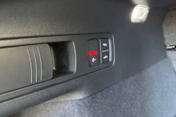 met. musta Audi Q6 e-tron 2026 kuva 12.