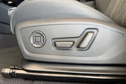 met. musta Audi Q6 e-tron 2026 kuva 17.