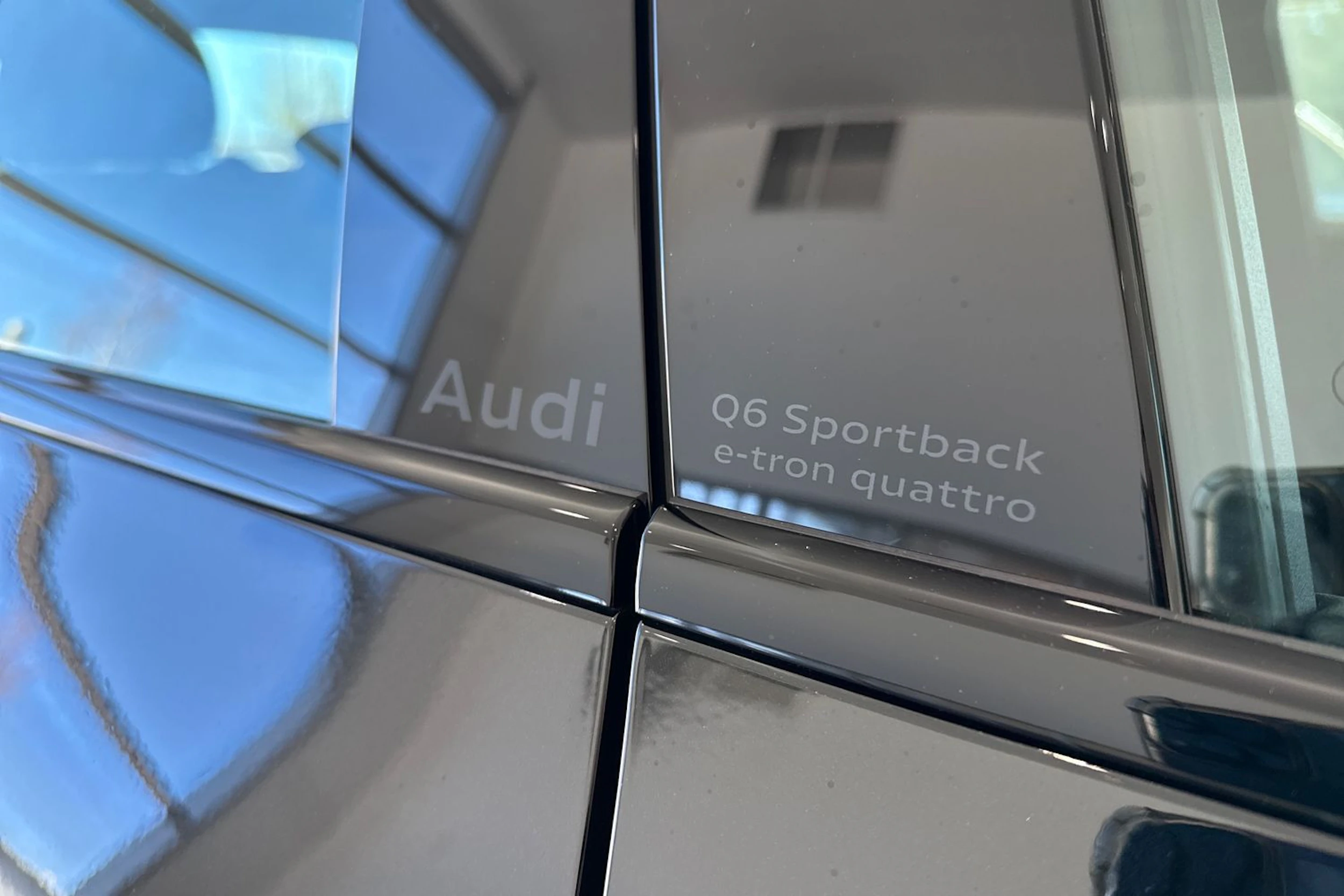 met. musta Audi Q6 e-tron 2026 kuva 20.