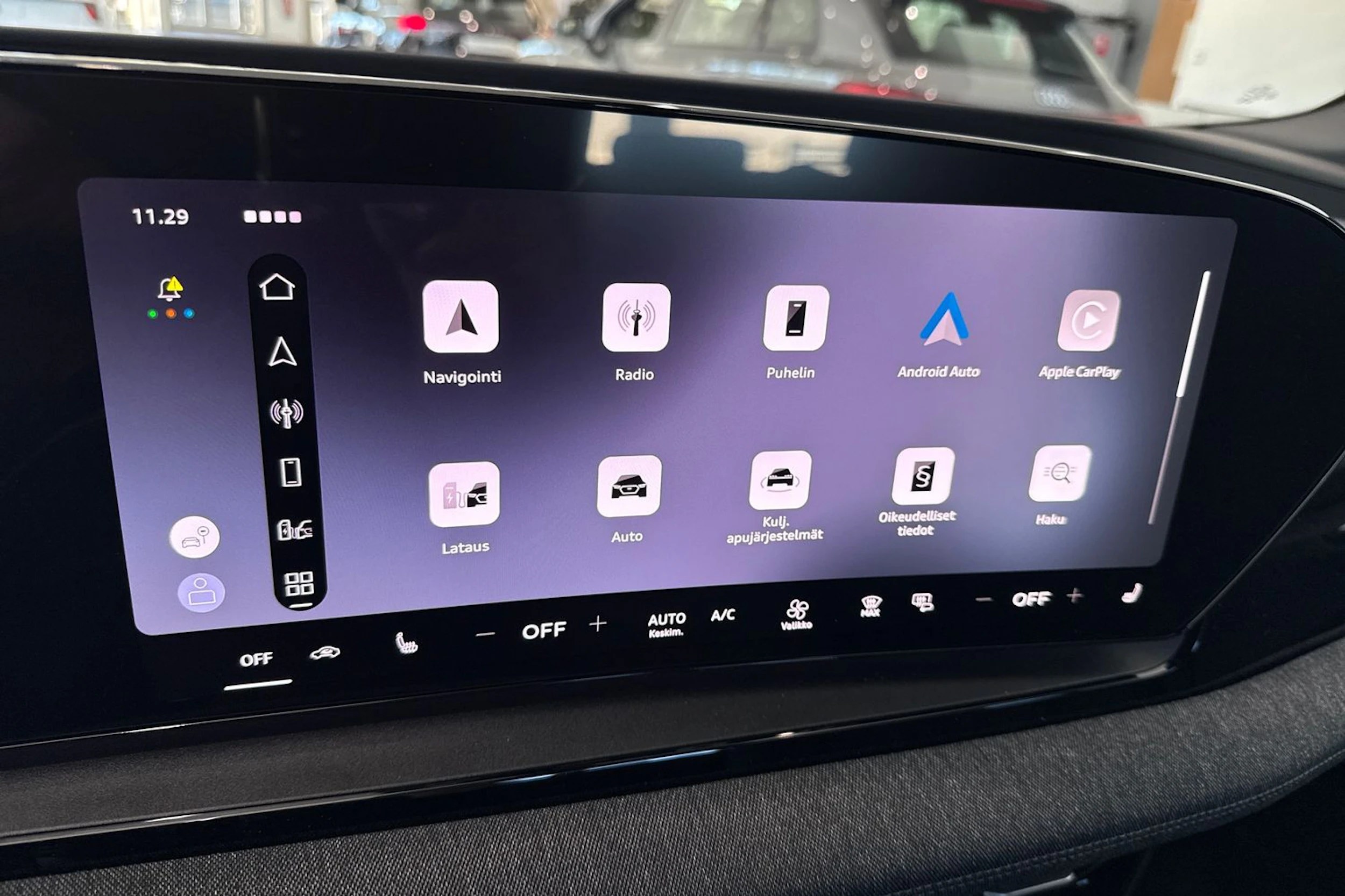 met. musta Audi Q6 e-tron 2026 kuva 27.