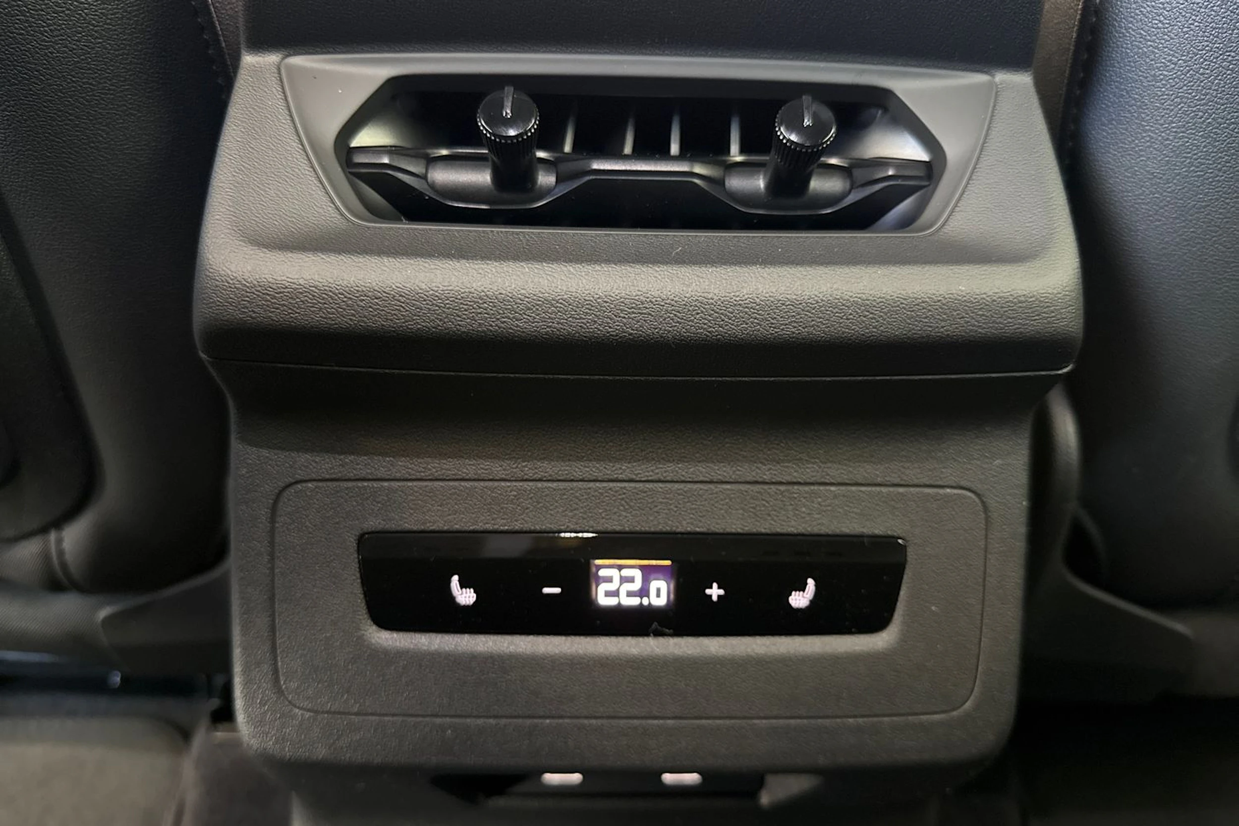 met. musta Audi Q6 e-tron 2026 kuva 30.