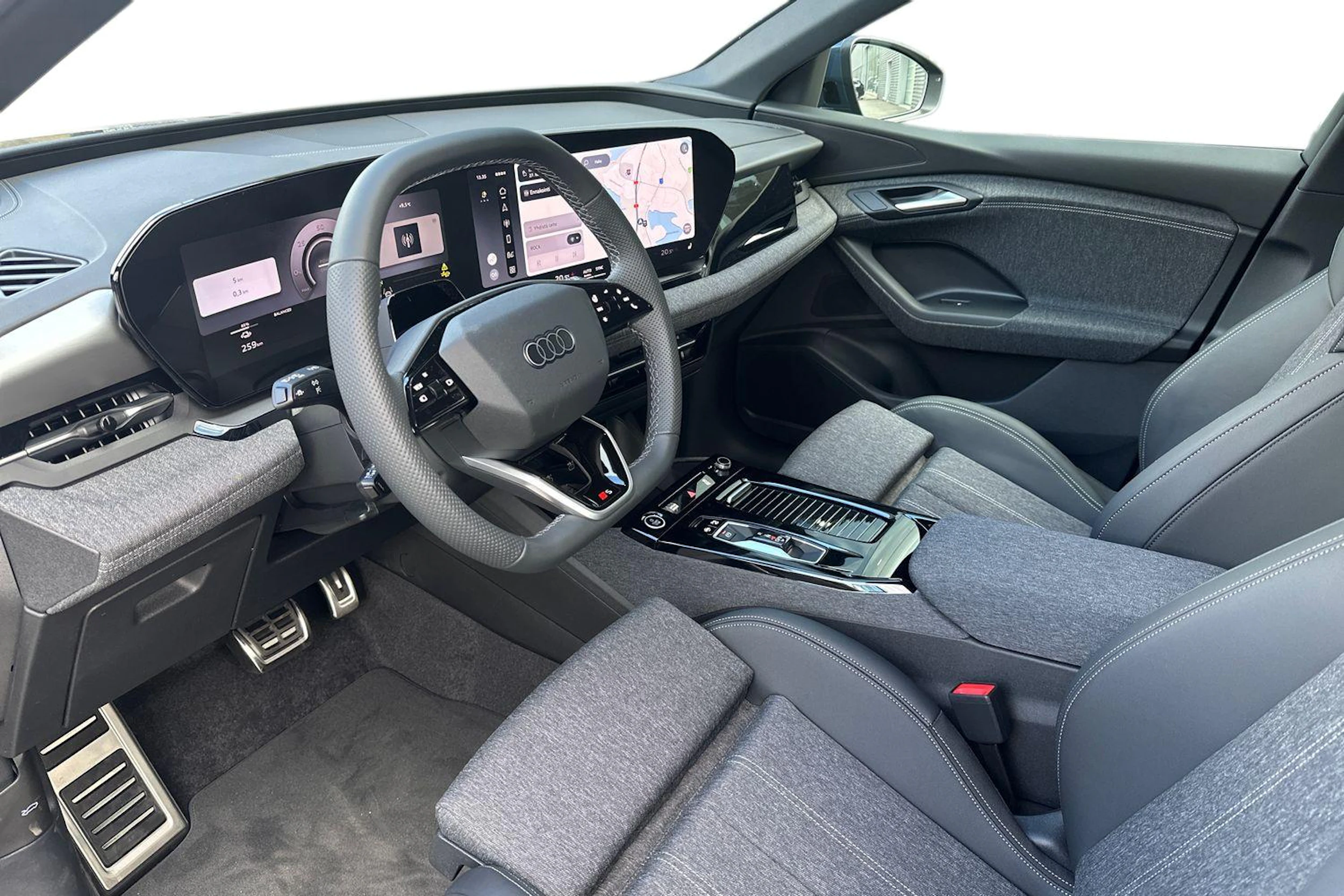 met. sininen Audi Q6 e-tron 2026 kuva 6.