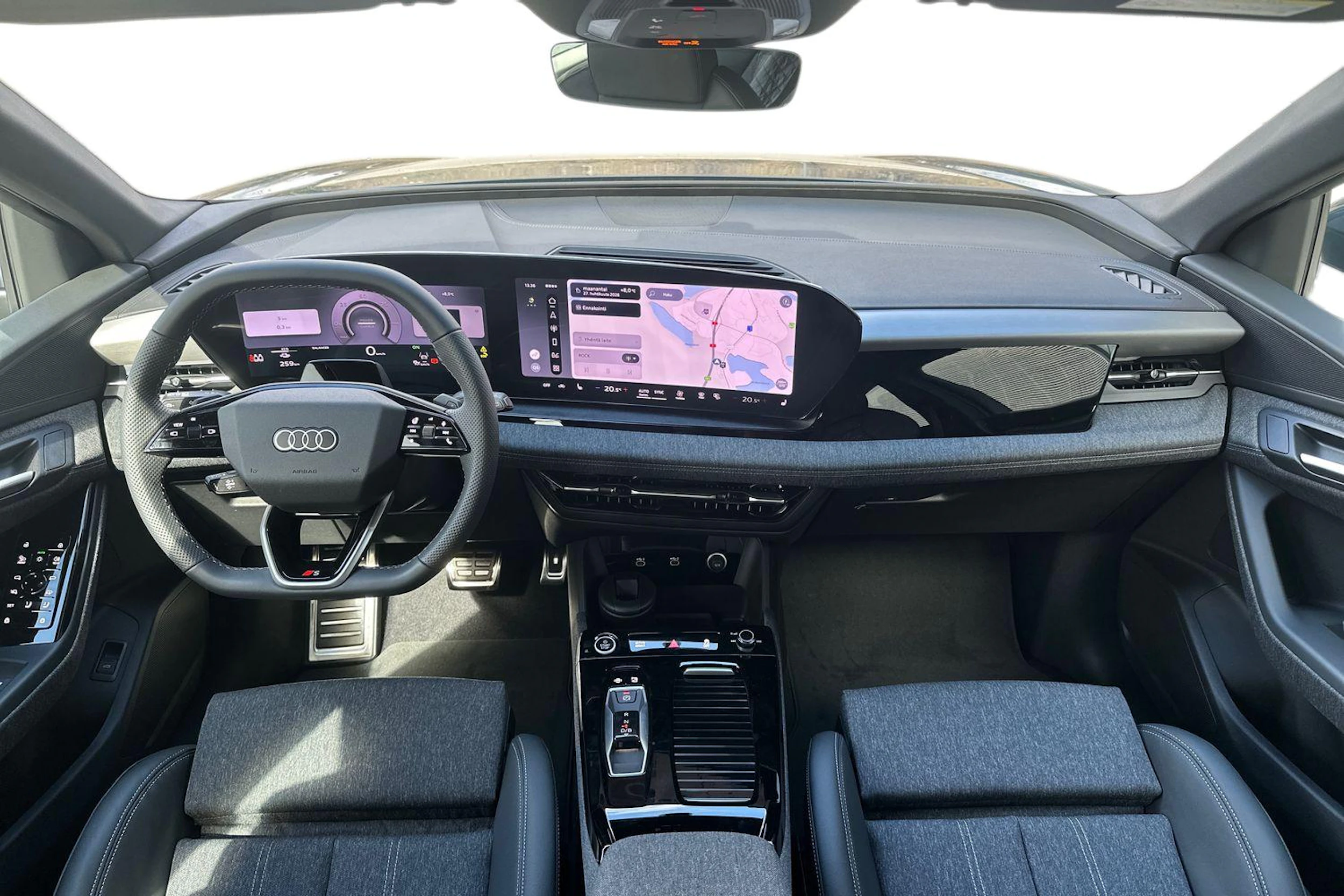 met. sininen Audi Q6 e-tron 2026 kuva 7.