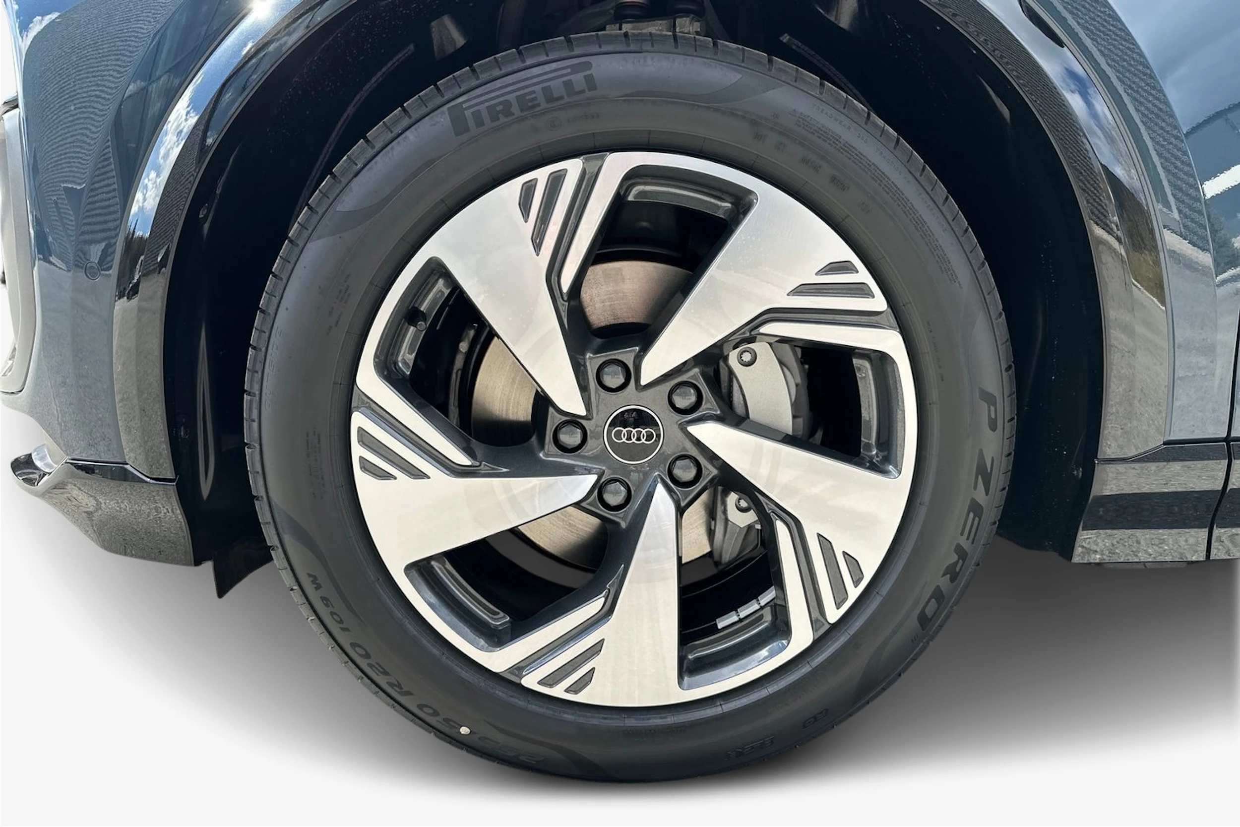 met. sininen Audi Q6 e-tron 2026 kuva 9.