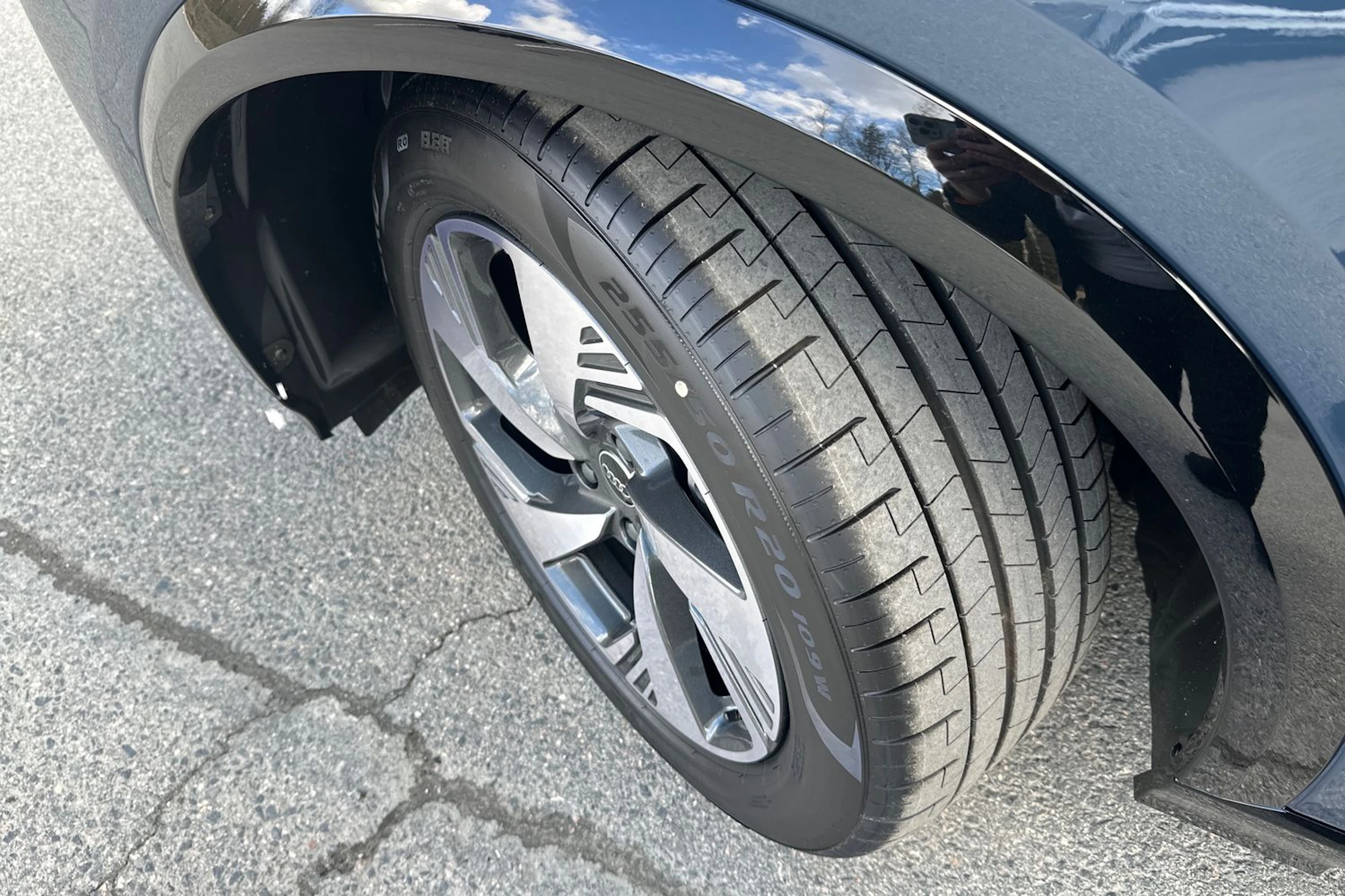 met. sininen Audi Q6 e-tron 2026 kuva 10.