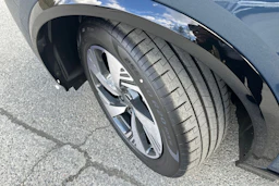 met. sininen Audi Q6 e-tron 2026 kuva 10.