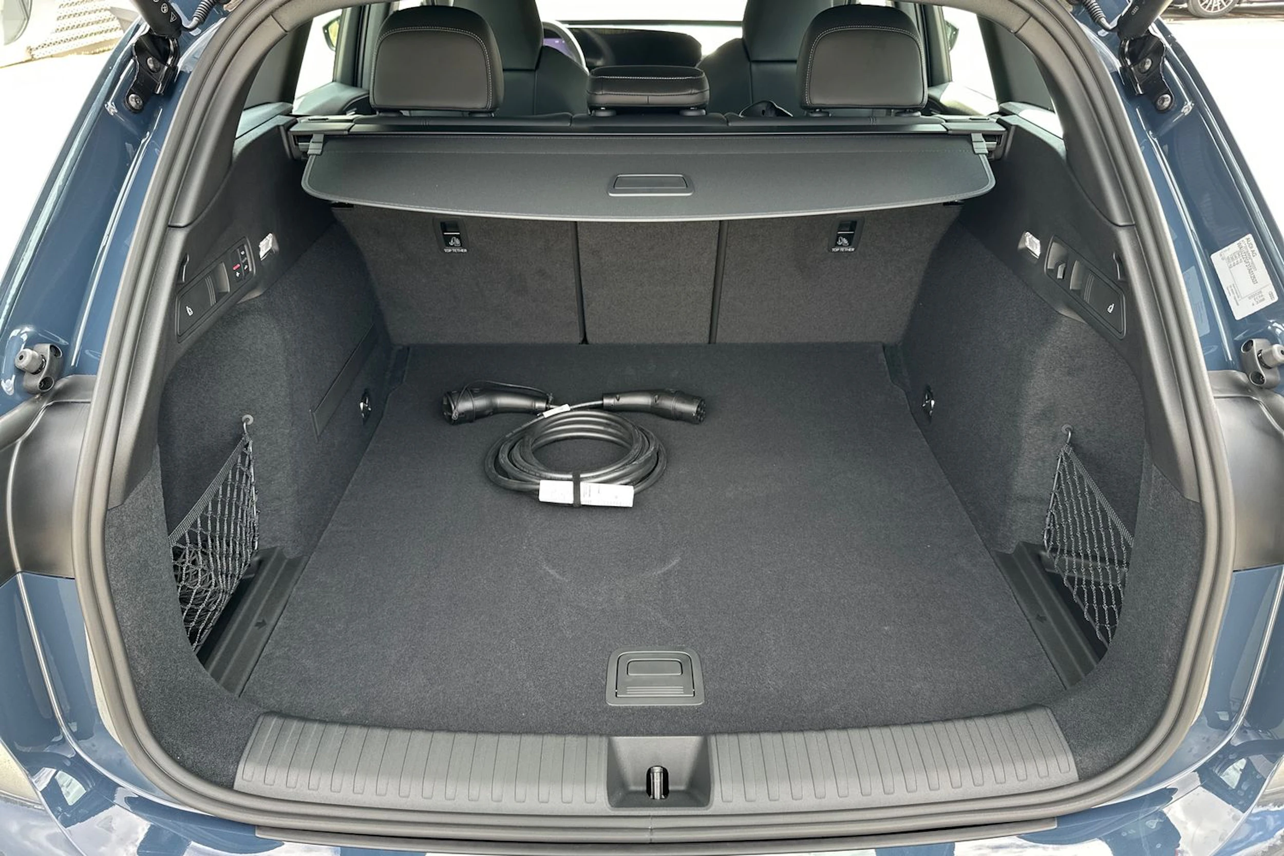 met. sininen Audi Q6 e-tron 2026 kuva 12.