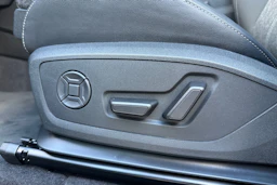 met. sininen Audi Q6 e-tron 2026 kuva 15.