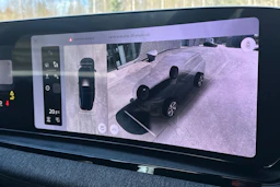 met. sininen Audi Q6 e-tron 2026 kuva 18.