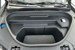 met. sininen Audi Q6 e-tron 2026 kuva 23.