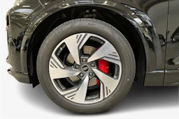 met. musta Audi Q6 e-tron 2026 kuva 9.
