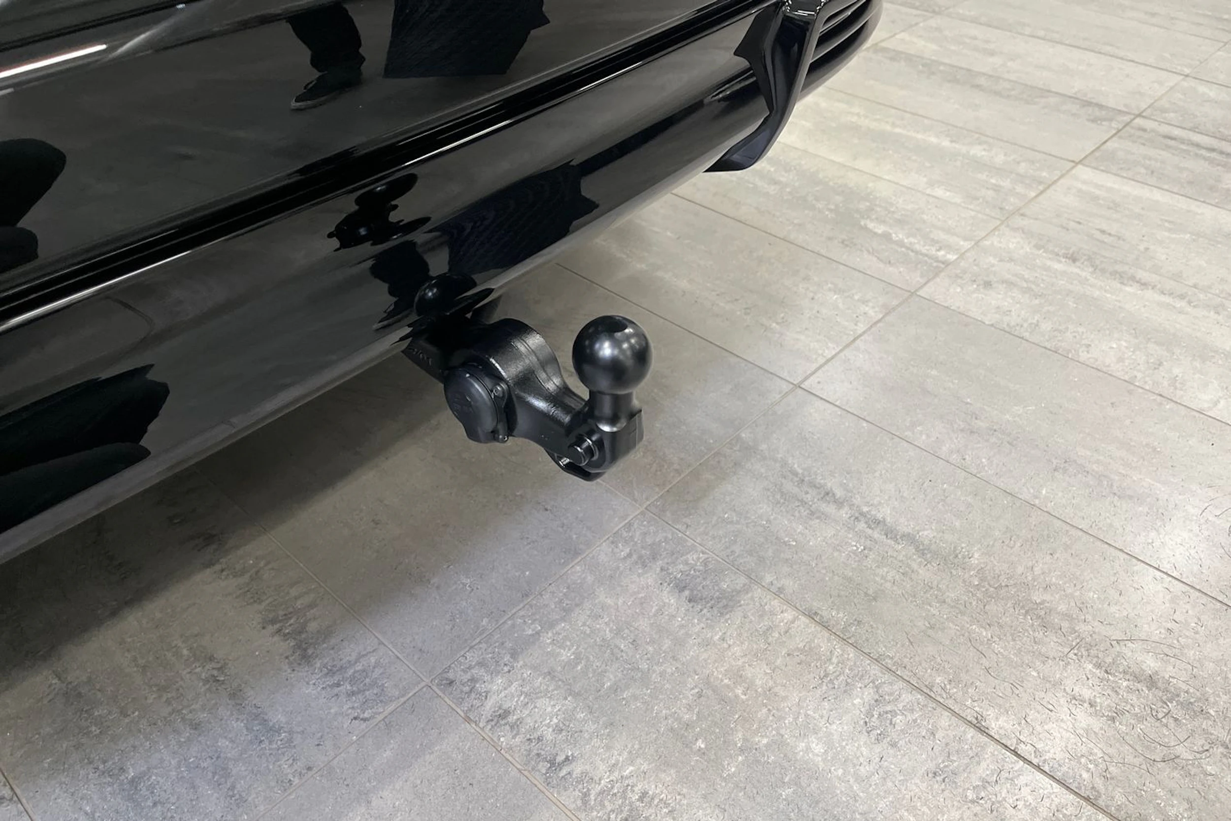 met. musta Audi Q6 e-tron 2026 kuva 13.