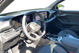 Harmaa Audi Q6 e-tron 2027 kuva 6.