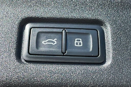 Harmaa Audi Q6 e-tron 2027 kuva 18.
