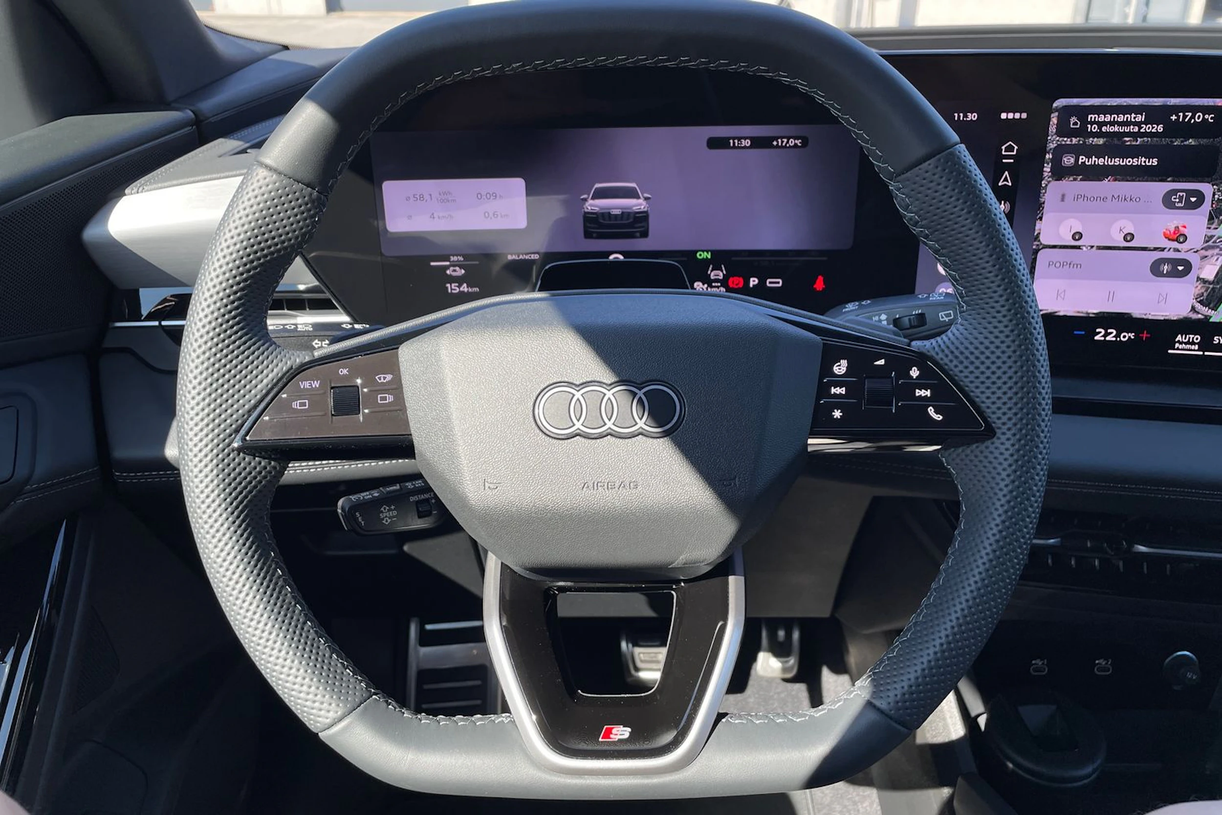 Harmaa Audi Q6 e-tron 2027 kuva 25.