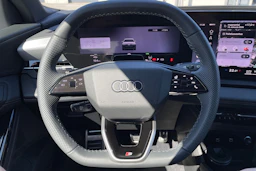 Harmaa Audi Q6 e-tron 2027 kuva 25.