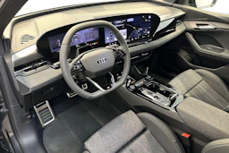 daytona harmaa Audi Q6 e-tron 2026 kuva 6.