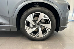 daytona harmaa Audi Q6 e-tron 2026 kuva 10.