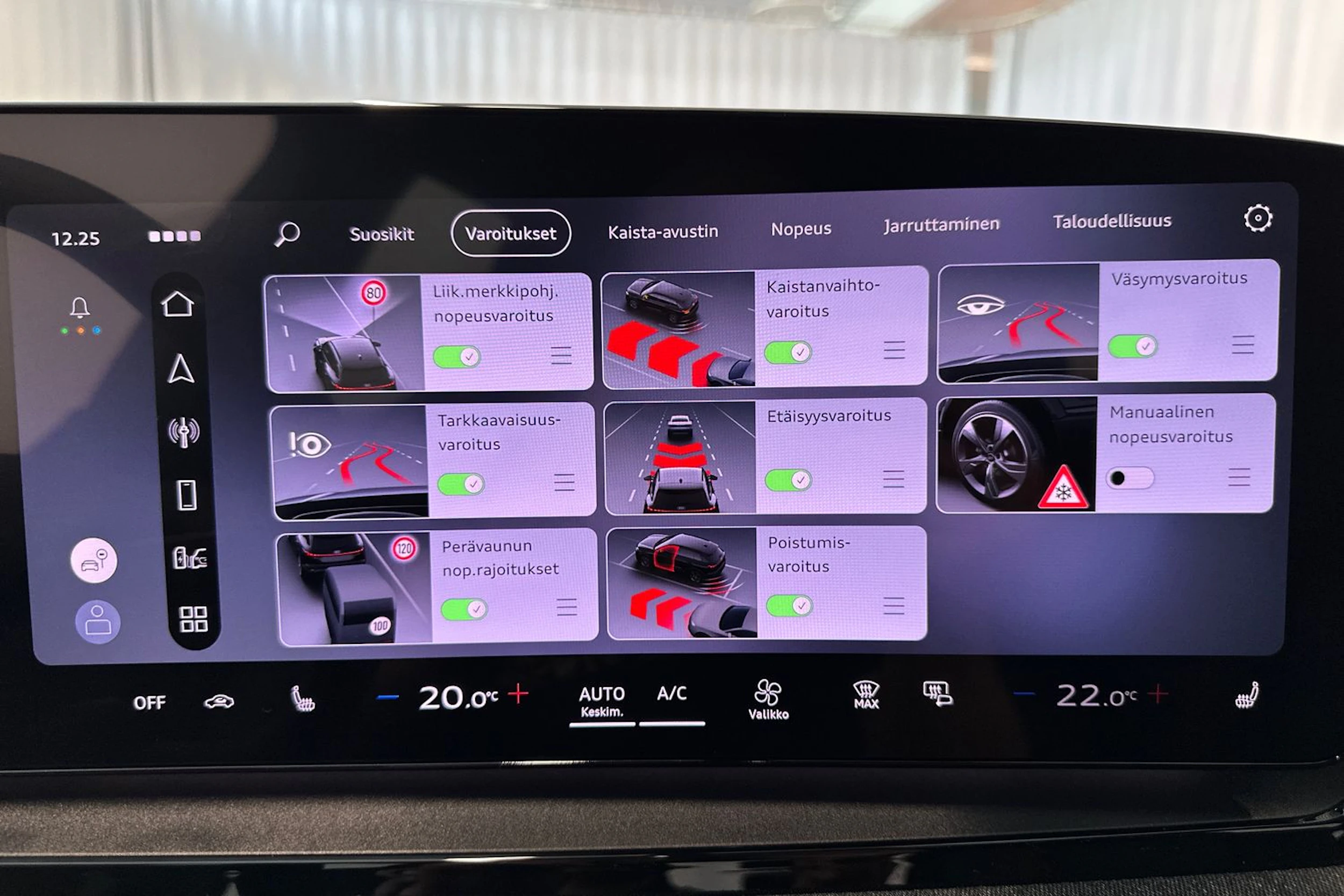 daytona harmaa Audi Q6 e-tron 2026 kuva 18.