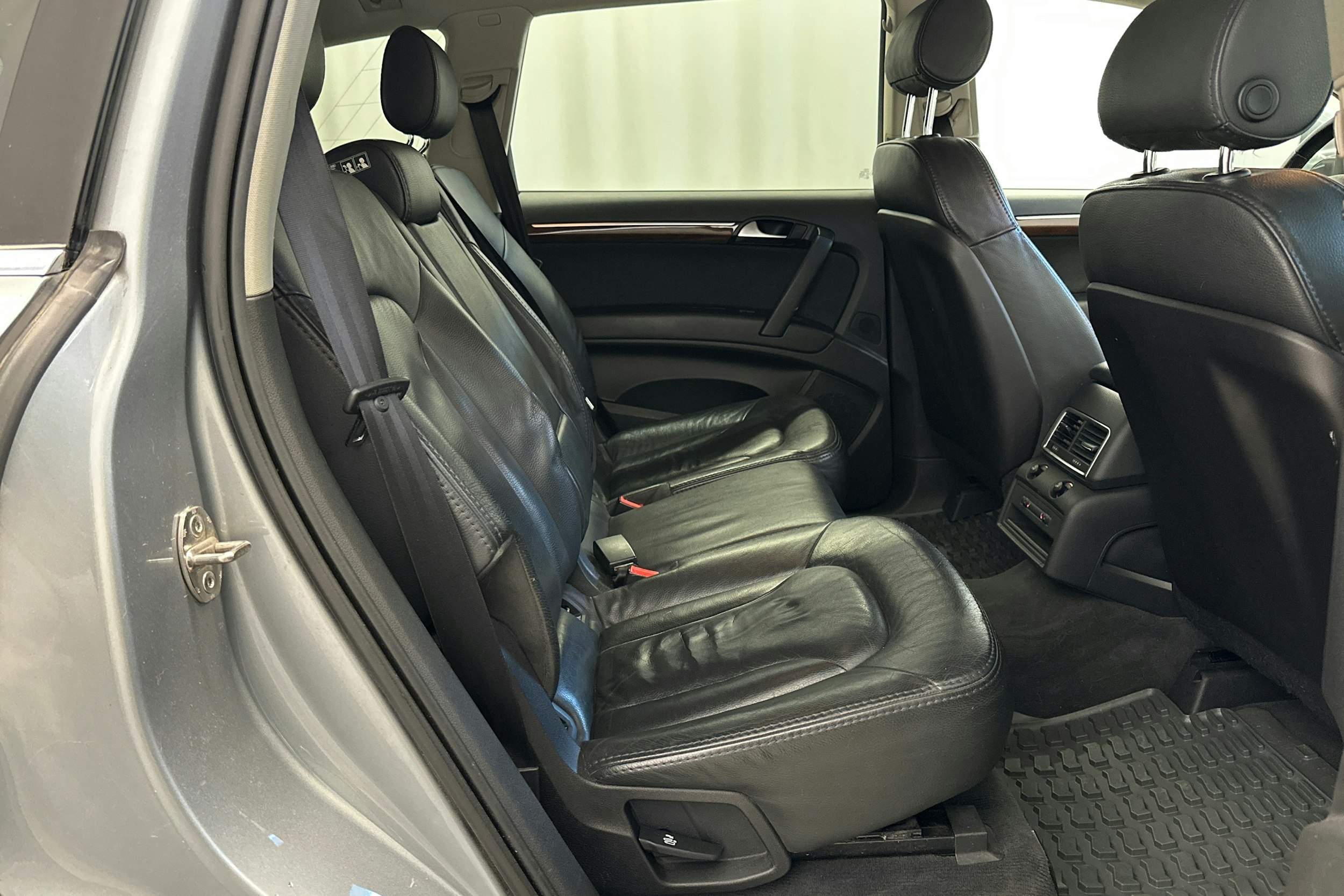 harmaa metalliväri Audi Q7 2007 kuva 13.