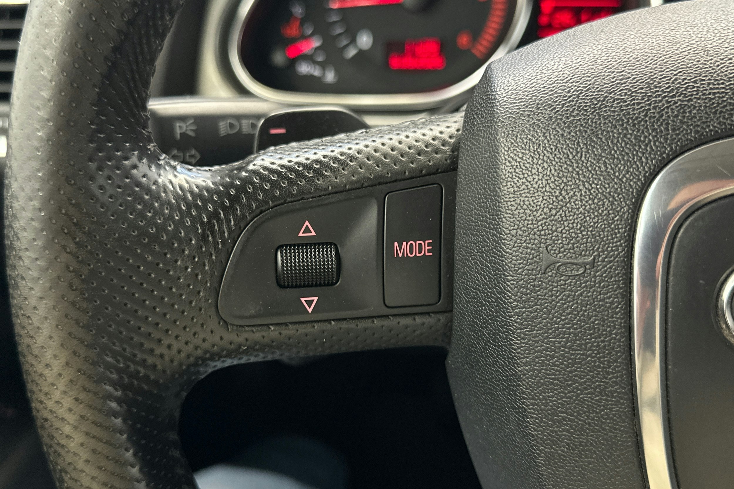 harmaa metalliväri Audi Q7 2007 kuva 20.