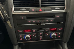 harmaa metalliväri Audi Q7 2007 kuva 27.