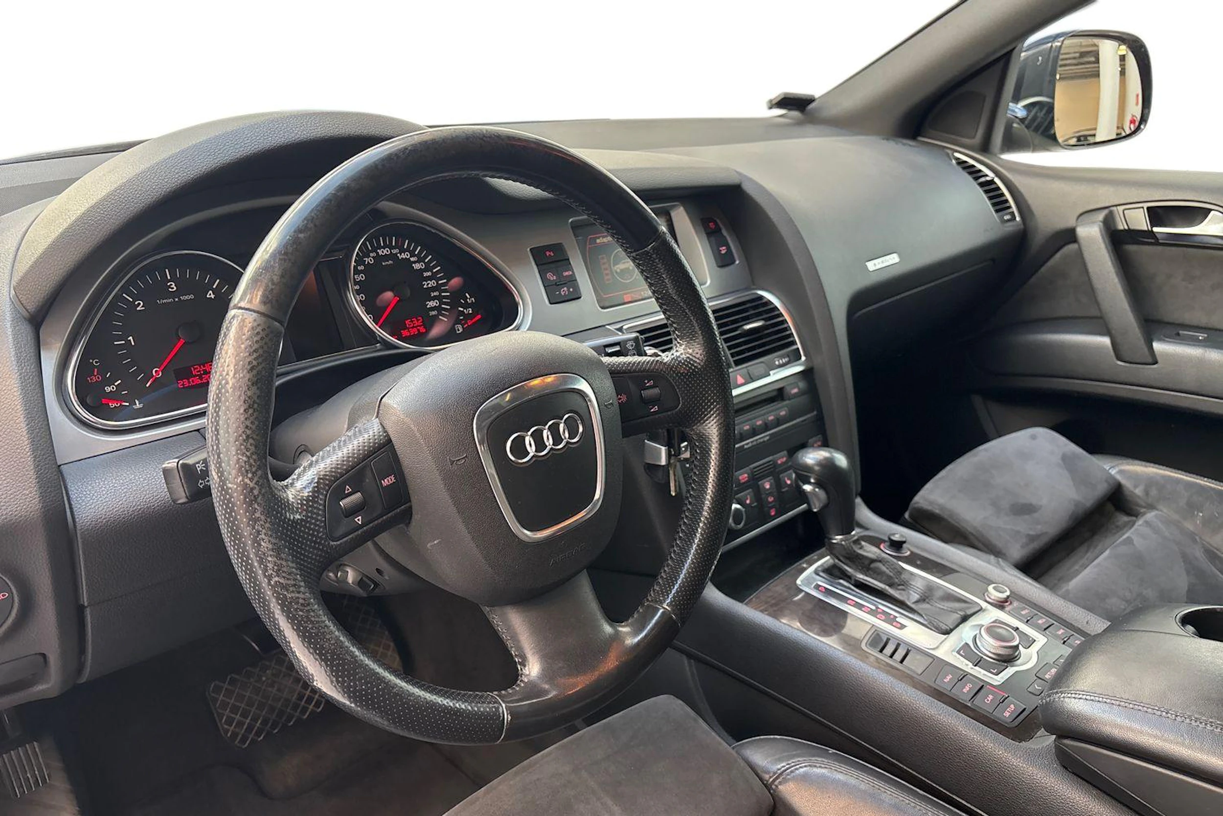 musta Audi Q7 2008 kuva 6.