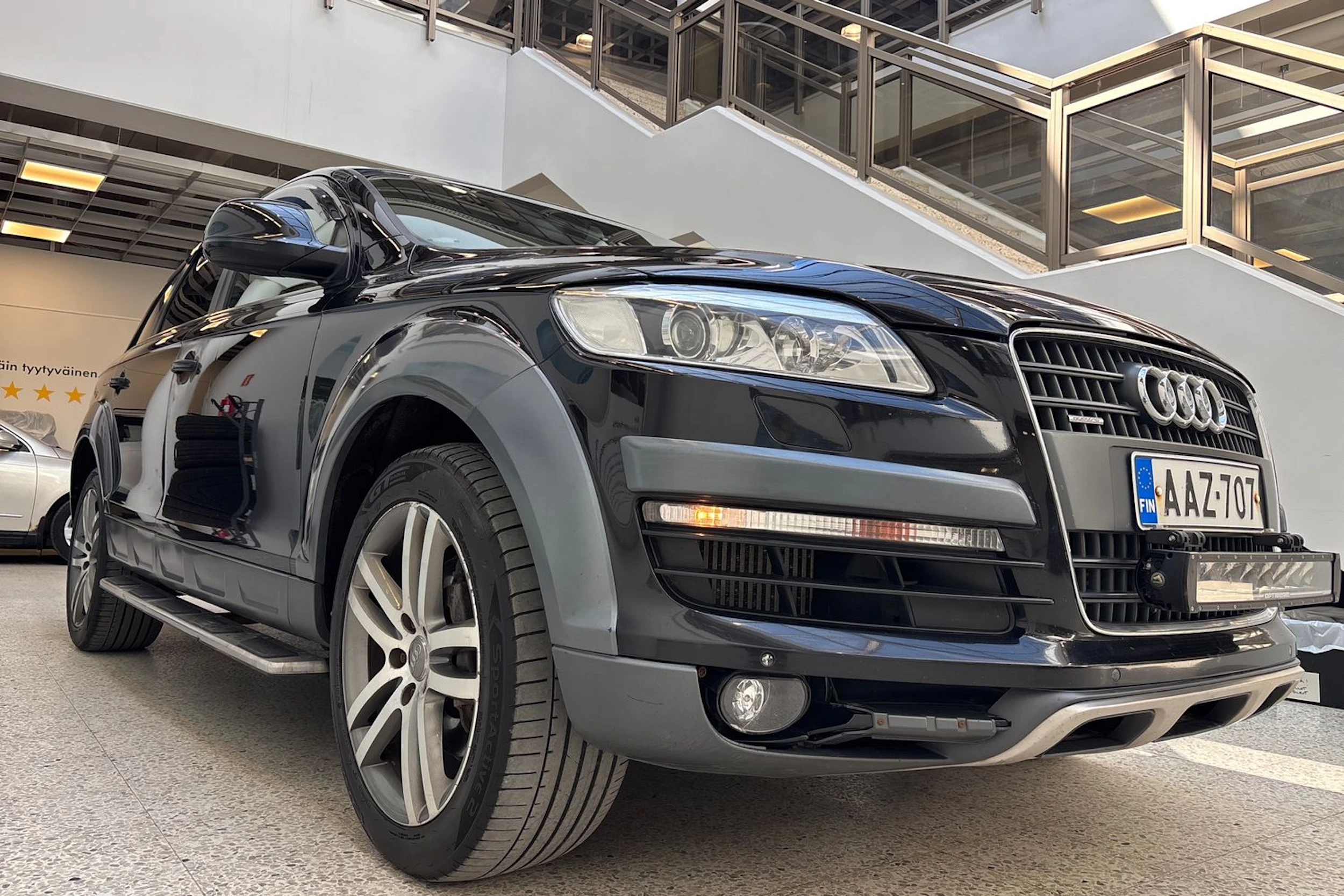 musta Audi Q7 2008 kuva 17.