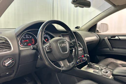 Valkoinen Audi Q7 2010 kuva 11.
