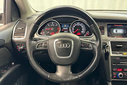 Valkoinen Audi Q7 2010 kuva 13.