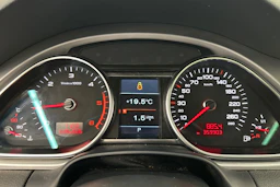 Valkoinen Audi Q7 2010 kuva 16.