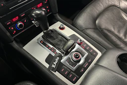 Valkoinen Audi Q7 2010 kuva 17.