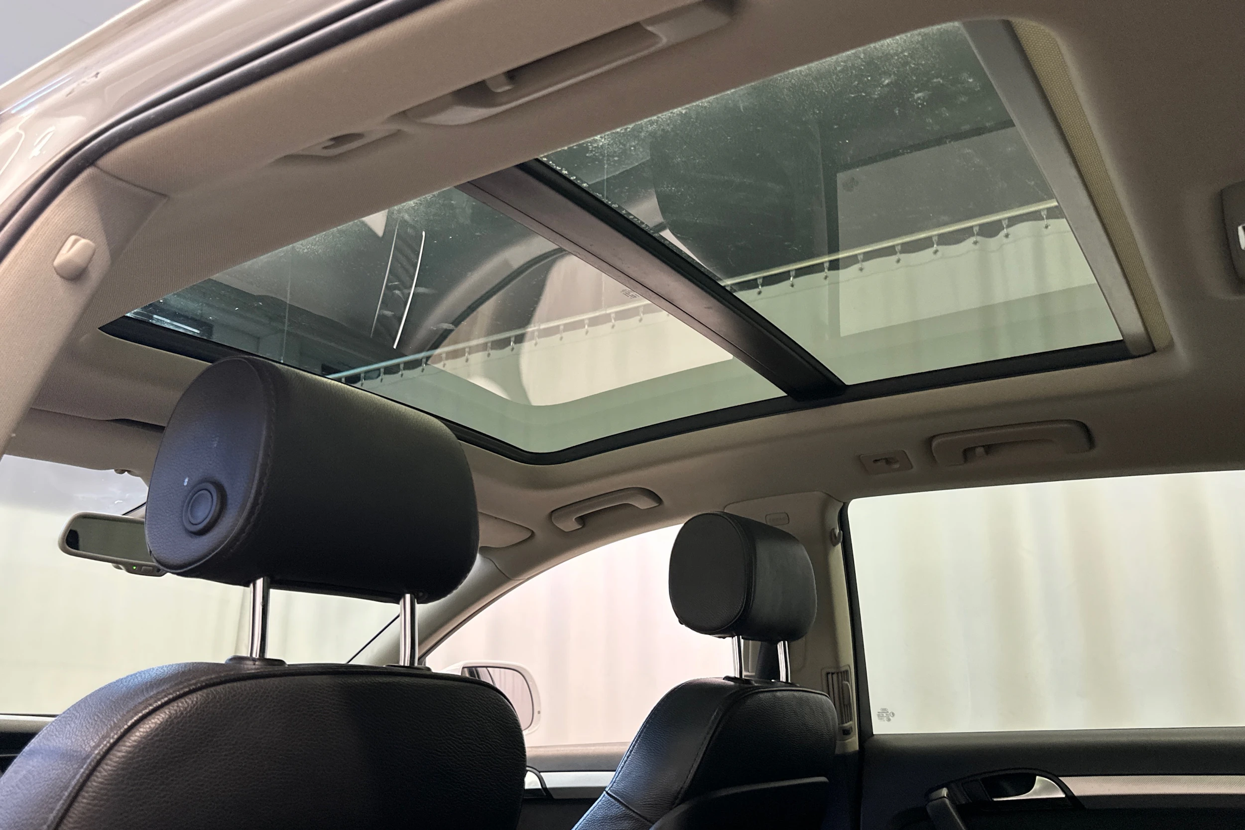 Valkoinen Audi Q7 2010 kuva 26.