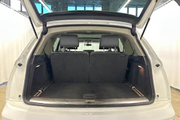 Valkoinen Audi Q7 2010 kuva 28.