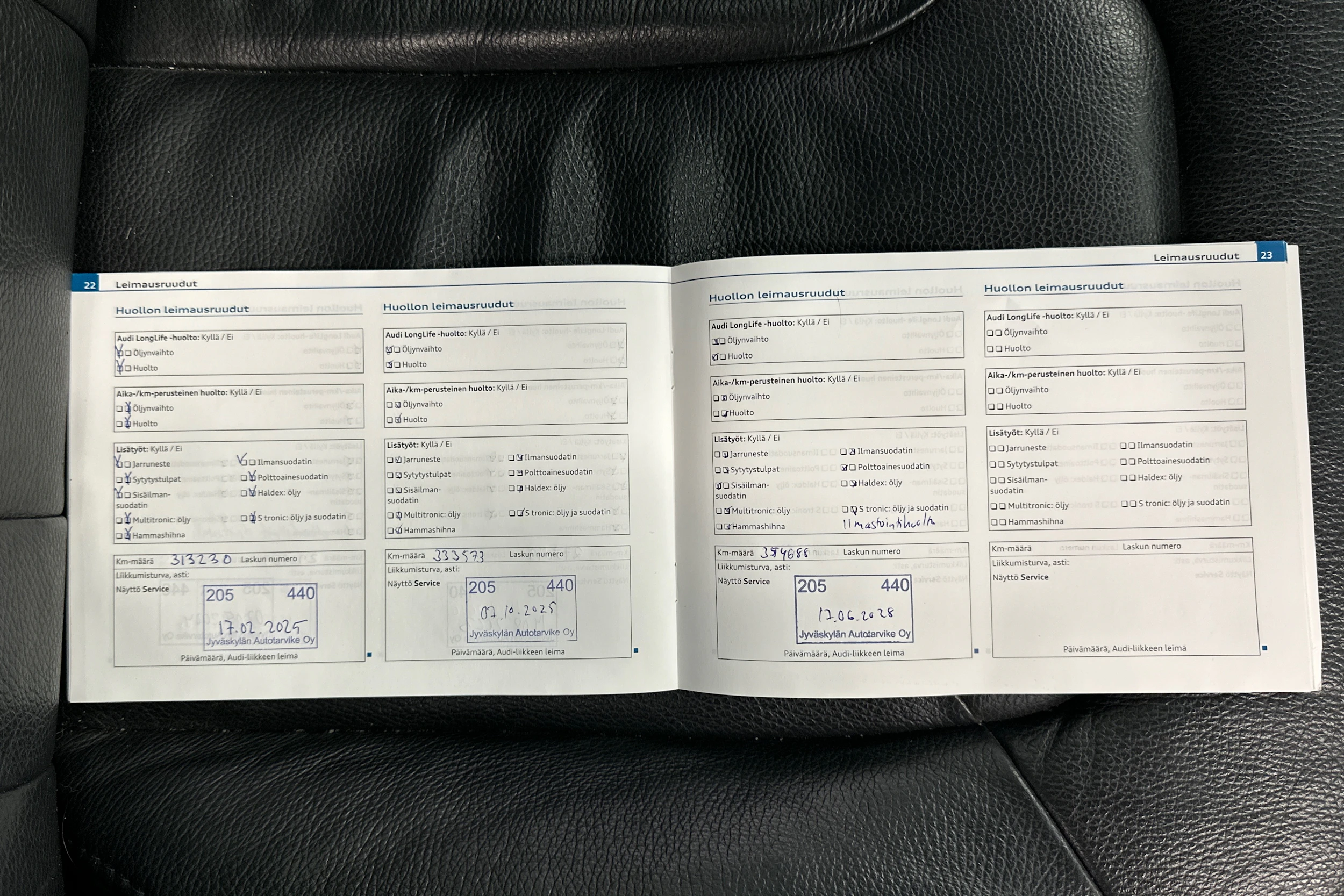 Valkoinen Audi Q7 2010 kuva 40.