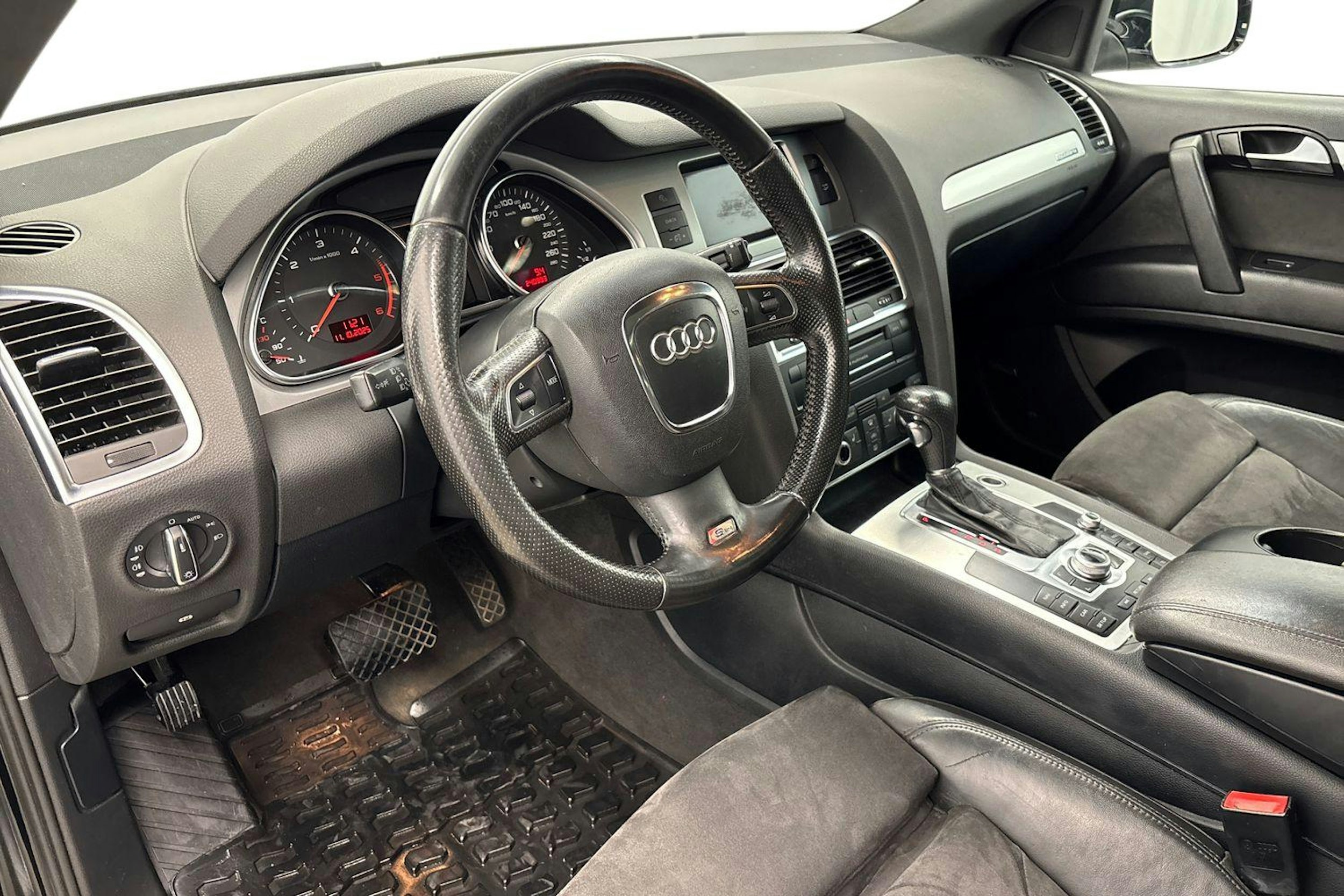 musta Audi Q7 2010 kuva 9.