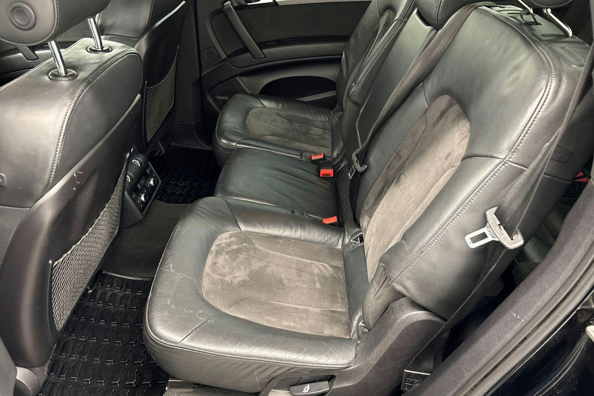 musta Audi Q7 2010 kuva 10.