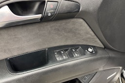 musta Audi Q7 2010 kuva 19.
