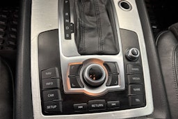musta Audi Q7 2010 kuva 24.