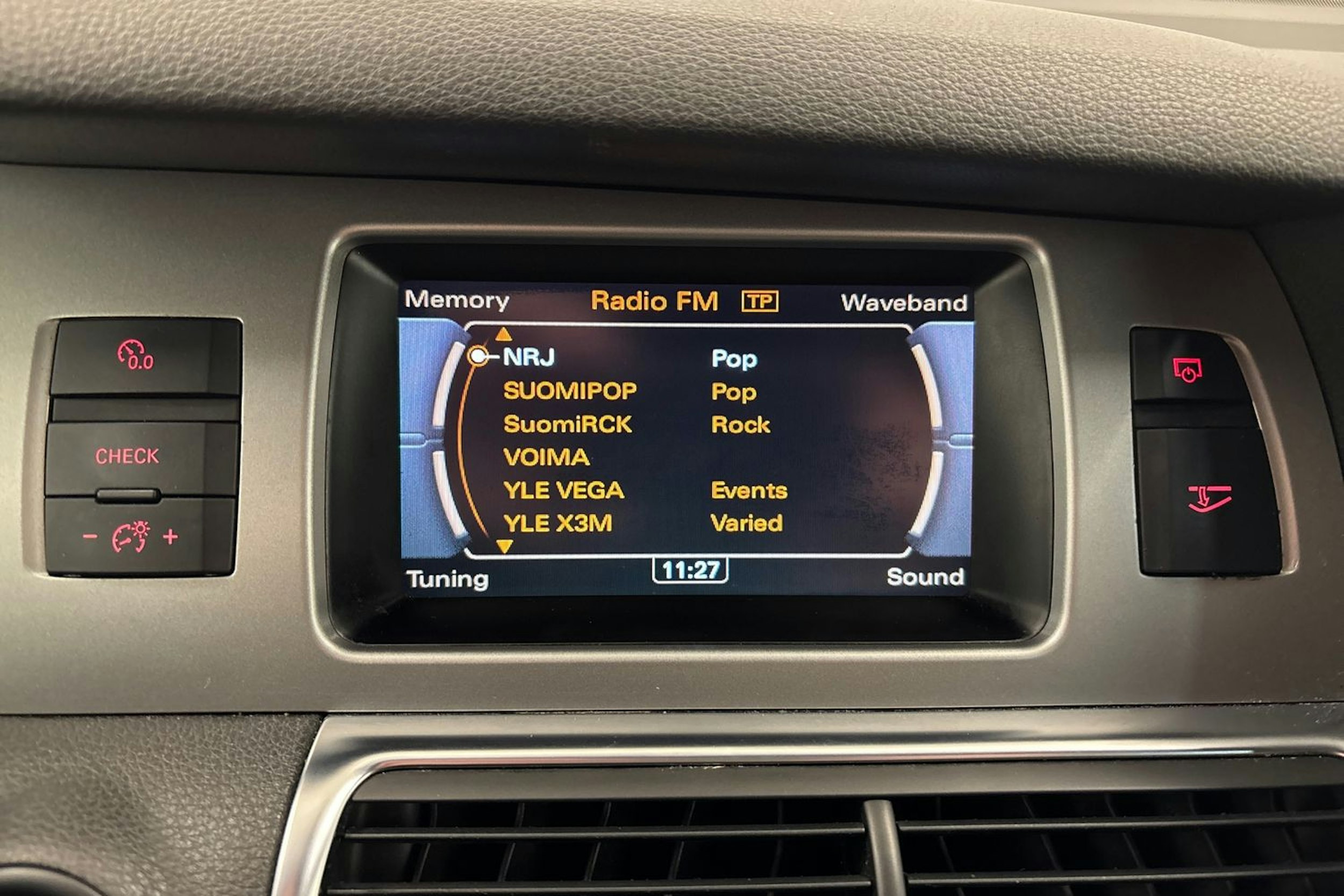musta Audi Q7 2010 kuva 26.