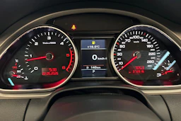 musta Audi Q7 2010 kuva 11.