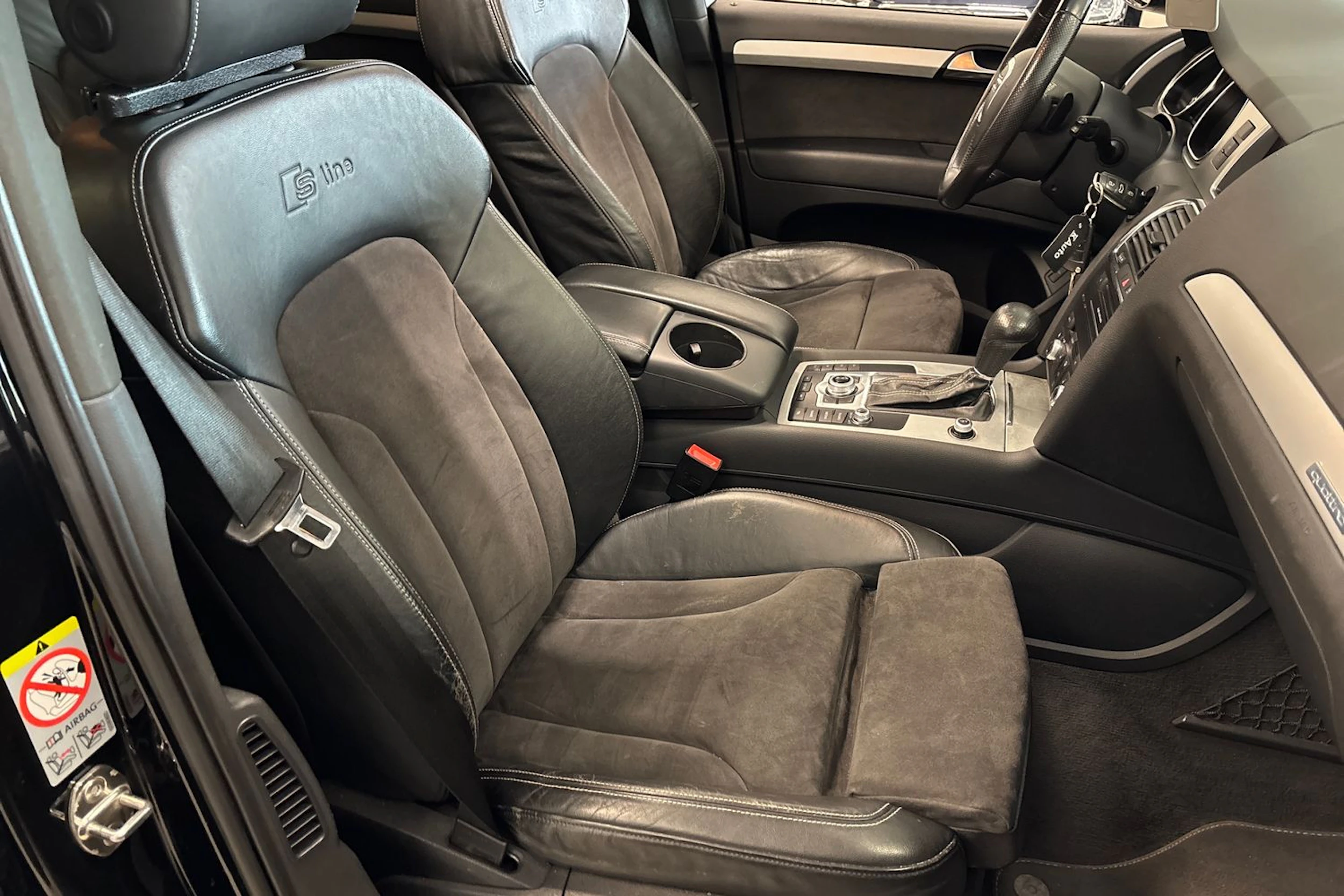 musta Audi Q7 2010 kuva 15.