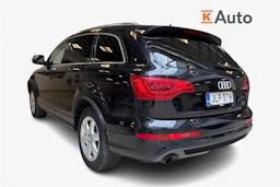 Musta Audi Q7 2011 kuva 2.
