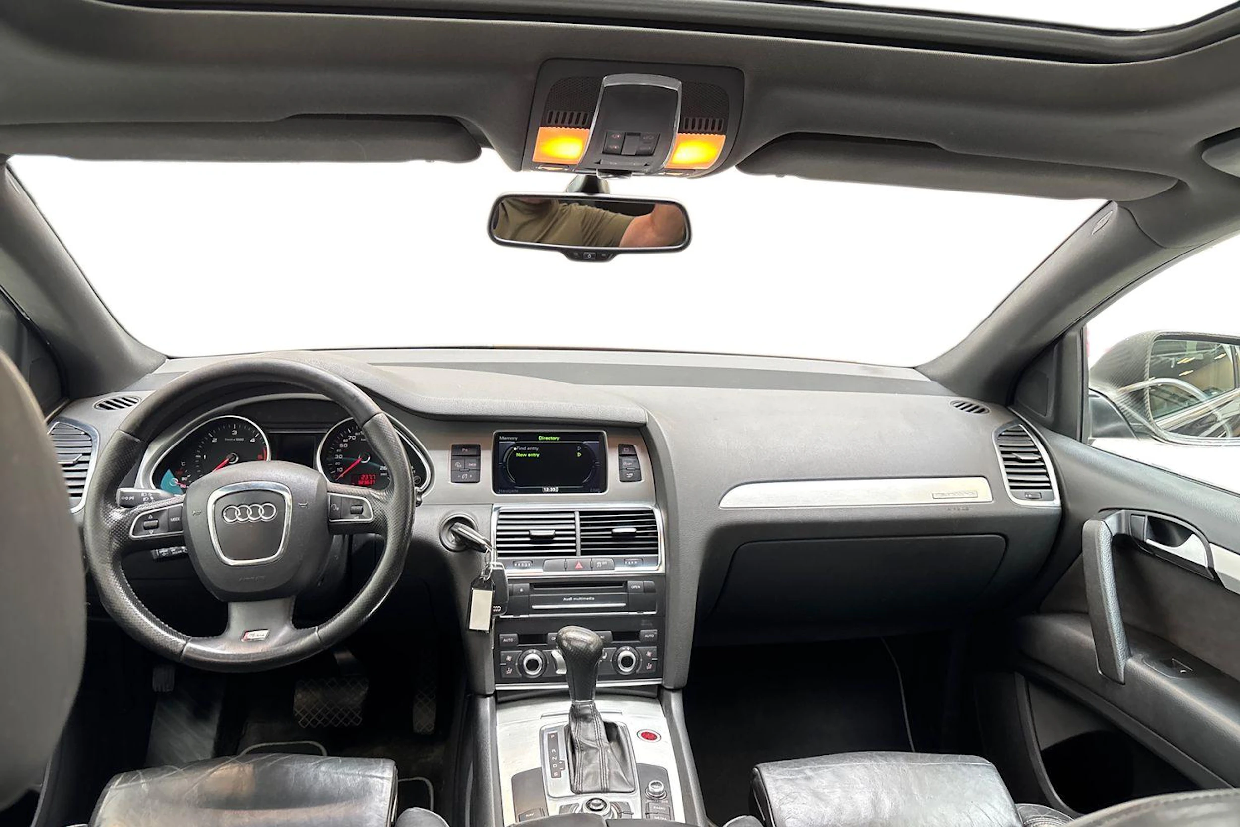 Musta Audi Q7 2011 kuva 7.