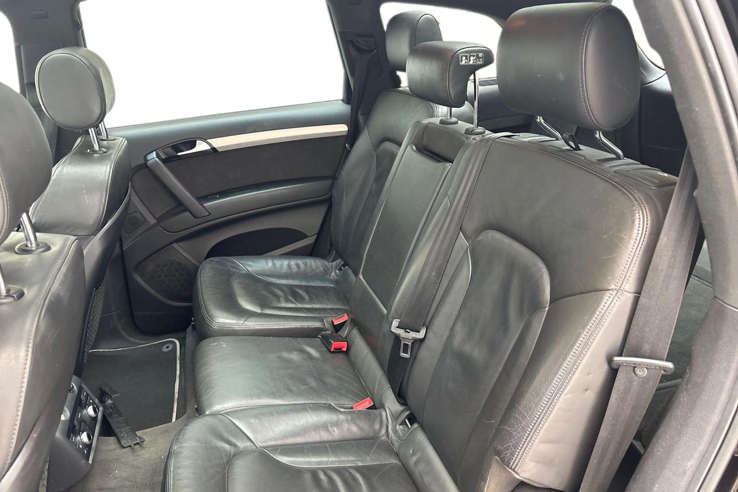 Musta Audi Q7 2011 kuva 8.