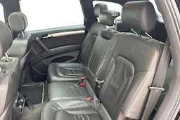 Musta Audi Q7 2011 kuva 8.